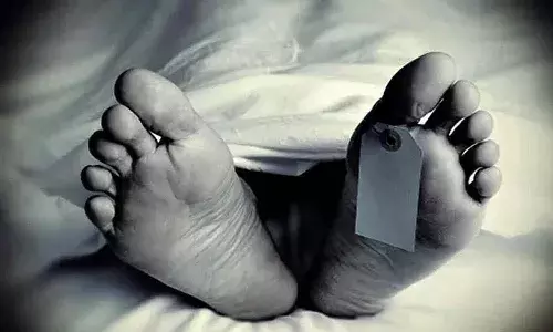 హైదరాబాద్లోని లాడ్జిలో మహిళ హత్య