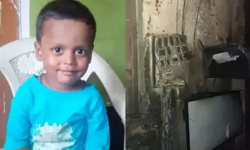 ఎలక్ట్రిక్ స్కూటర్ బ్యాటరీ పేలి.. ఏడేళ్ల బాలుడు మృతి