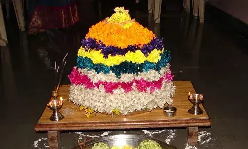 పెద్ద బతుకమ్మను సద్దుల బతుకమ్మ అని ఎందుకు పిలుస్తారో తెలుసా?