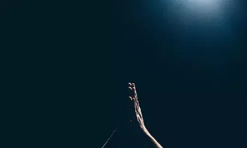 నగ్నంగా పూజలు చేస్తే తండ్రి అప్పులు తీరుతాయని బాలుడిని తీసుకెళ్లి..