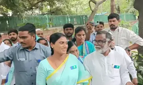 ఢిల్లీకి వెళ్లిన వైఎస్ షర్మిల.. సీబీఐ ప్రధాన కార్యాలయంలో ఎవరిపై ఫిర్యాదు చేశారంటే..?