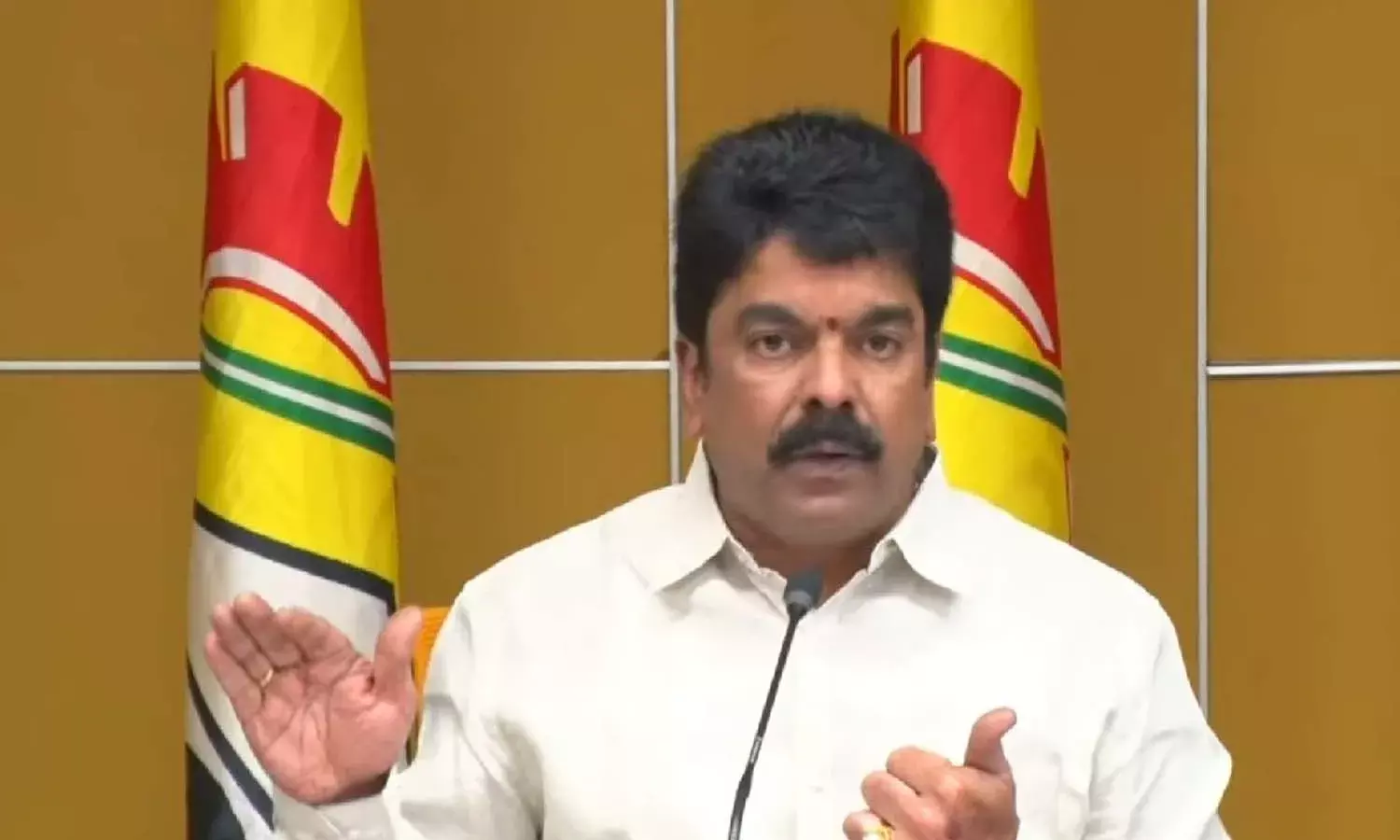 జగన్‌కు అభివృద్ధి వికేంద్రీకరణ అంటే రాష్ట్రాన్ని దోచుకోవడమే: బోండా ఉమా