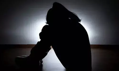 సోదరుడితో పాటు మరో ఇద్దరు అత్యాచారం.. మగబిడ్డకు జన్మనిచ్చిన 12 ఏళ్ల బాలిక