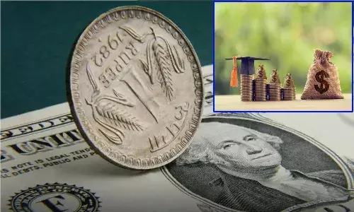 రూపాయి పతనం.. విదేశాల్లో చదువుకునే విద్యార్థులపై భారం