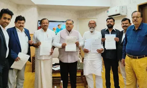 నకిలీ ఓటర్లను తొలగించాలని కేంద్ర ఎన్నికల సంఘానికి ఫిర్యాదు చేసిన బీజేపి