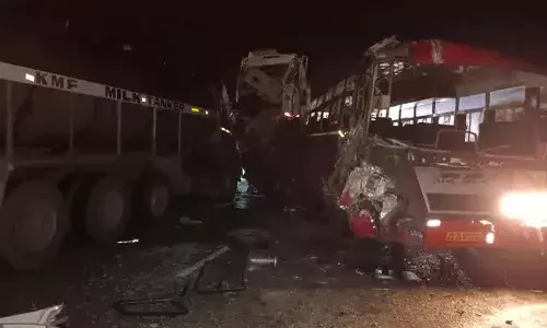 ఘోర ప్రమాదం.. నలుగురు చిన్నారులు సహా 9 మంది మృతి