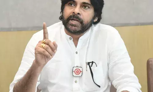 రాజు వచ్చినప్పుడల్లా రాజధాని మారుస్తామంటే ఎలా? - జనసేన అధినేత పవన్ కల్యాణ్