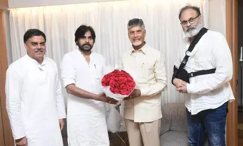 పవన్తో చంద్రబాబు భేటీ