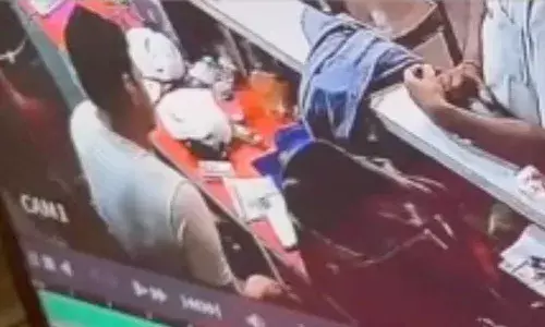 గుండెపోటుతో కుర్చీలోనే కుప్పకూలిన జిమ్ ట్రైనర్