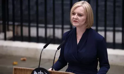 బ్రిటన్ ప్రధాని పదవికి లిజ్ ట్రస్ రాజీనామా