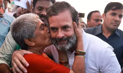 ఆంధ్రాకు ప్రత్యేక హోదా ఇవ్వడానికి కాంగ్రెస్ కట్టుబడి ఉంది: రాహుల్