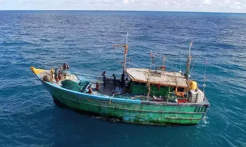 మత్స్యకారులపై ఇండియన్‌ నేవీ కాల్పులు