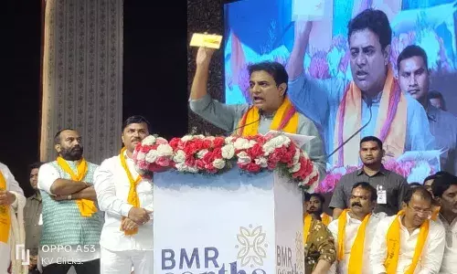 వాటిపై జీఎస్టీ ఎత్తివేయాలంటూ కేటీఆర్ డిమాండ్