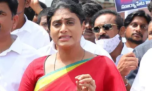 మునుగోడు ఉప ఎన్నికపై జోస్యం చెప్పిన వైఎస్ షర్మిల