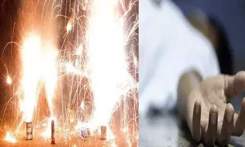 దీపావళి పండుగ పూట విషాదం.. పటాసులు పేలుస్తూ 11 ఏళ్ల బాలుడు మృతి