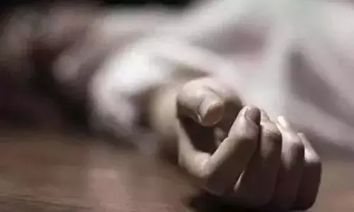 భర్తకు వేరే అమ్మాయి నుంచి ఆ మెసేజ్లు.. మనస్తాపంతో భార్య ఆత్మహత్య