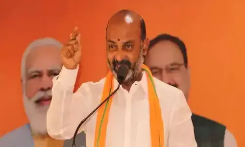 ఓట‌మి భ‌యంతోనే ఈ స్కెచ్‌.. క‌థ‌, స్క్రీన్ ప్లే, ద‌ర్శ‌క‌త్వం కేసీఆరే : బండి సంజ‌య్‌