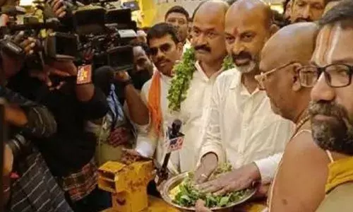 చెప్పినట్లుగానే ప్రమాణం చేసిన బండి సంజయ్