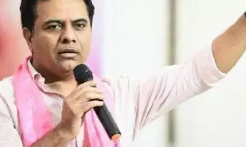 అమిత్ షా చెప్పులు మోసిన చేతులతో బండి సంజయ్ ప్రమాణం - మంత్రి కేటీఆర్