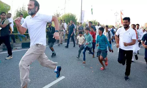 రాహుల్ గాంధీ, రేవంత్ రన్నింగ్ రేస్.. వీడియో వైరల్