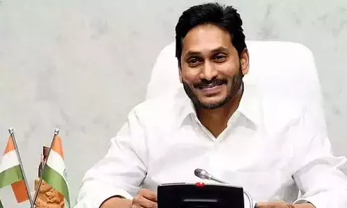 గ్రామ, వార్డు సచివాలయ ఉద్యోగులకు హెల్త్ కార్డులు