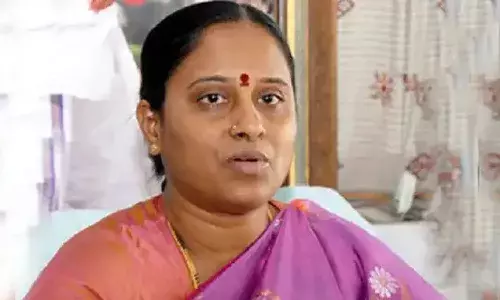 పూనం కౌర్ చేతిని రాహుల్ పట్టుకోవడంపై వివరణ ఇచ్చిన కొండా సురేఖ