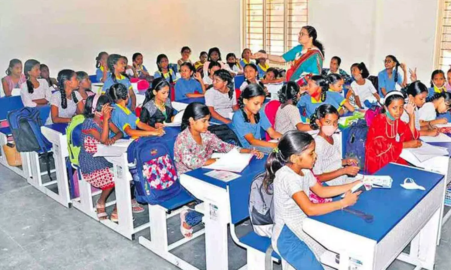 భారత్‌ జోడో యాత్ర: హైదరాబాద్‌లో పలు పాఠశాలలకు సెలవు