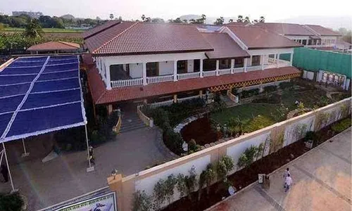 ఏపీ సీఎం క్యాంప్ కార్యాలయం వద్ద మహిళ ఆత్మహత్యాయత్నం