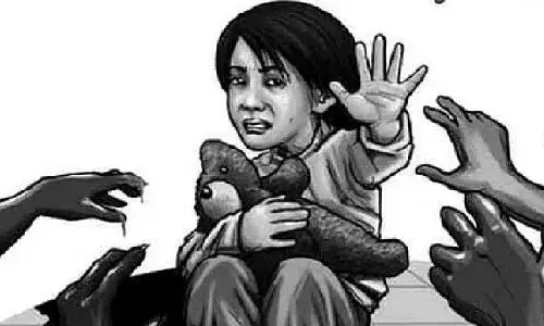 విద్యార్థినిలను రెచ్చగొట్టి తప్పుడు లైంగిక ఫిర్యాదు.. ప్రధానోపాధ్యాయుడికి ఎస్పీ వార్నింగ్