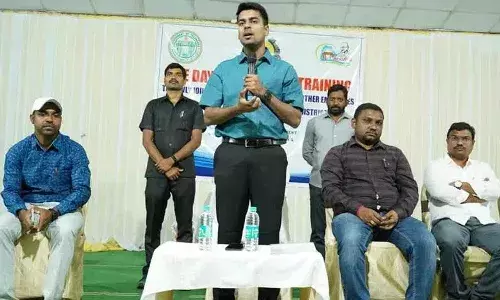 మున్సిపాలిటీల అభివృద్ధికి కృషి చేయాలి: కొత్తగూడెం కలెక్టర్