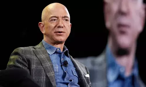 అమెజాన్ సీఈవో జెఫ్ బెజోస్పై.. మహిళ సంచలన ఆరోపణలు