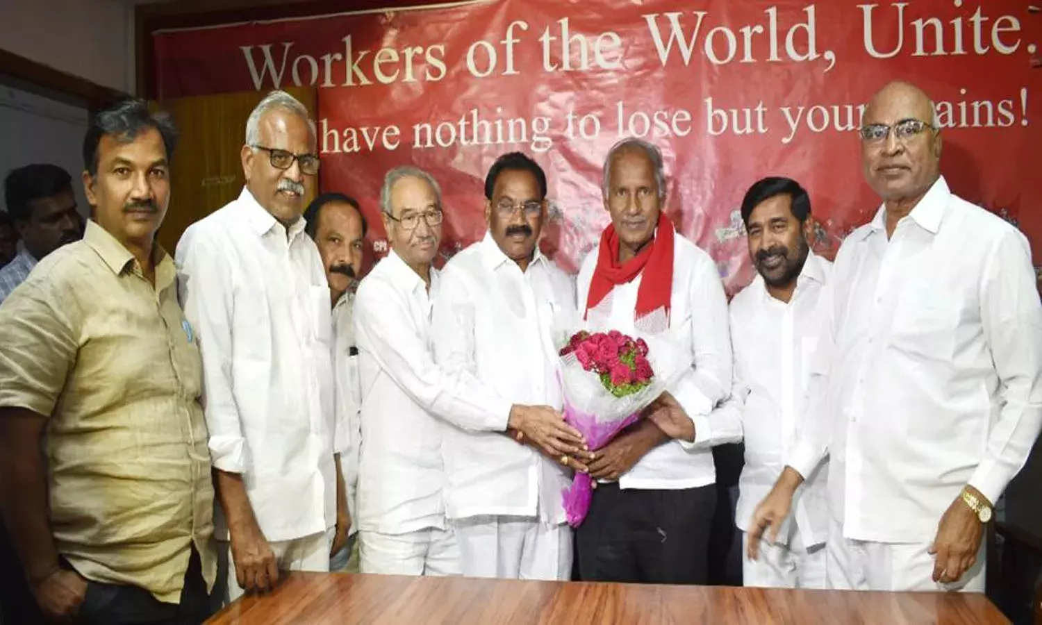 సీపీఐ నేతలను క‌లిసిన మంత్రి జగదీశ్ రెడ్డి.. కీల‌క వ్యాఖ్య‌లు
