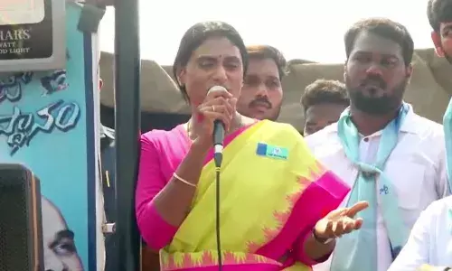 కేసీఅర్కు ఎన్నికలతోనే పని : వైఎస్ షర్మిల