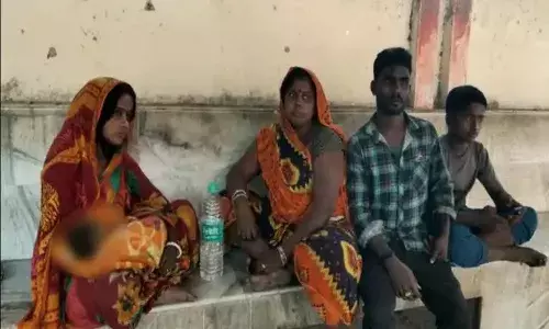 దారుణం.. తండ్రి కళ్లేదుటే రెండేళ్ల చిన్నారి హత్య.. ఆ విషయంలో గొడవ