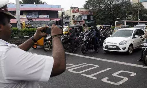 స్టాప్లైన్ ఉల్లంఘనలపై డ్రైవ్: హైదరాబాద్లో 10వేల కేసులు బుక్