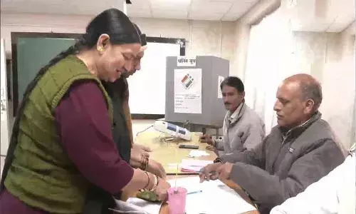 ప్రారంభమైన హిమాచల్ అసెంబ్లీ ఎన్నికల పోలింగ్.. ఓటేసిన సీఎం జైరామ్
