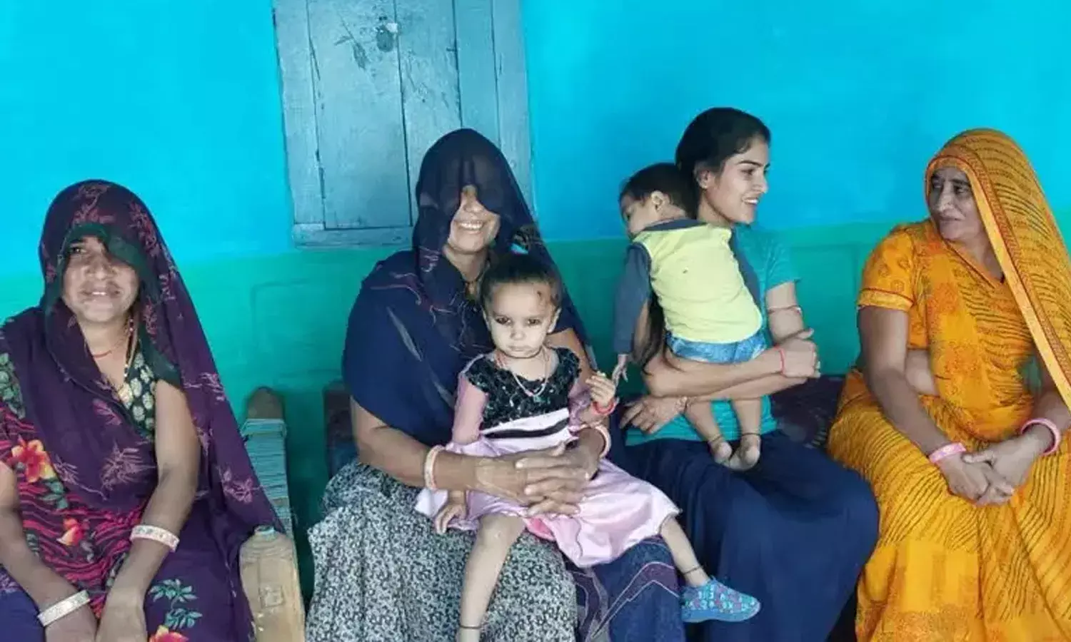 ఆ గ్రామంలో పిల్లల్ని కనడం నిషేధం.. ఎవరైనా గర్భం దాలిస్తే అంతే ఇగా.!