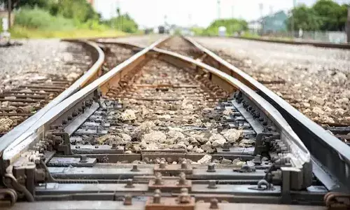 రైల్వే బ్రిడ్జిపై పేలుడు.. స్పందించిన సీఎం..