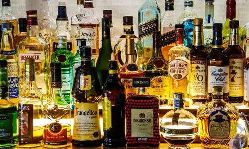 మందుబాబులకు గుడ్న్యూస్.. ఏపీలో మరో 10 లిక్కర్ బ్రాండ్లకు అనుమతి