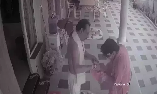 కాకినాడ జిల్లాలో టీడీపీ నేతపై హత్యాయత్నం..  భవానీ మాలలో వచ్చి