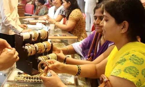 మ‌హిళ‌ల‌కు షాక్‌.. రెండు రోజుల్లో రూ.960 పెరిగిన బంగారం ధ‌ర‌