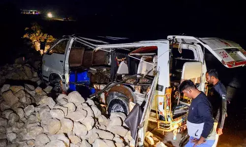 ఘోర రోడ్డు ప్రమాదం.. 20 మంది భక్తుల దుర్మరణం