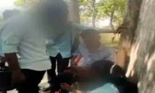 ర్యాగింగ్ పేరుతో ముద్దులు పెట్టేశారు