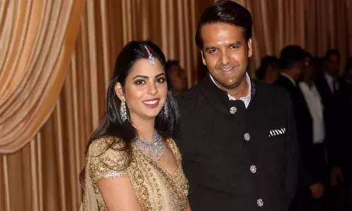 కవలపిల్లలకు జన్మనిచ్చిన ముఖేశ్ అంబానీ కూతురు ఇషా