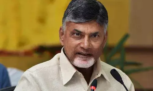 ఆక్వా రంగ సంక్షోభానికి ప్రభుత్వమే బాధ్యత వహించాలి