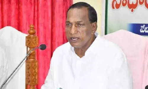 ఐటీ అధికారులను అడ్డుకున్నందుకు.. మంత్రి మల్లారెడ్డిపై కేసు నమోదు
