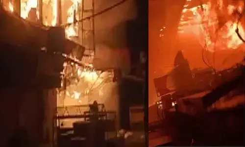 పాత ఢిల్లీలో భారీ అగ్ని ప్రమాదం.. 50కిపైగా దుకాణాలు ద‌గ్ధం