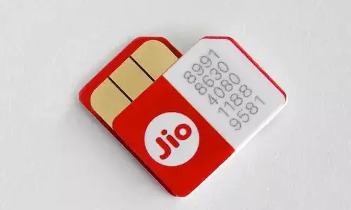 దేశ వ్యాప్తంగా జియో సేవలకు అంతరాయం.. యూజర్లకు తప్పని తిప్పలు