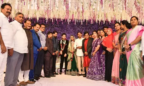 అలీ కుమార్తె వివాహ రిసెప్షన్కు హాజరైన సీఎం జగన్