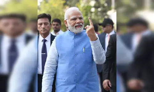 గుజరాత్ అసెంబ్లీ ఎన్నికలు.. ఓటేసిన ప్రధాని మోదీ